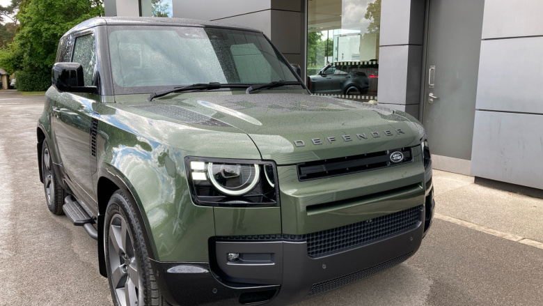 Land Rover Defender 3.0 D250 X-Dynamic SE 90 3dr Auto Diesel Estate
